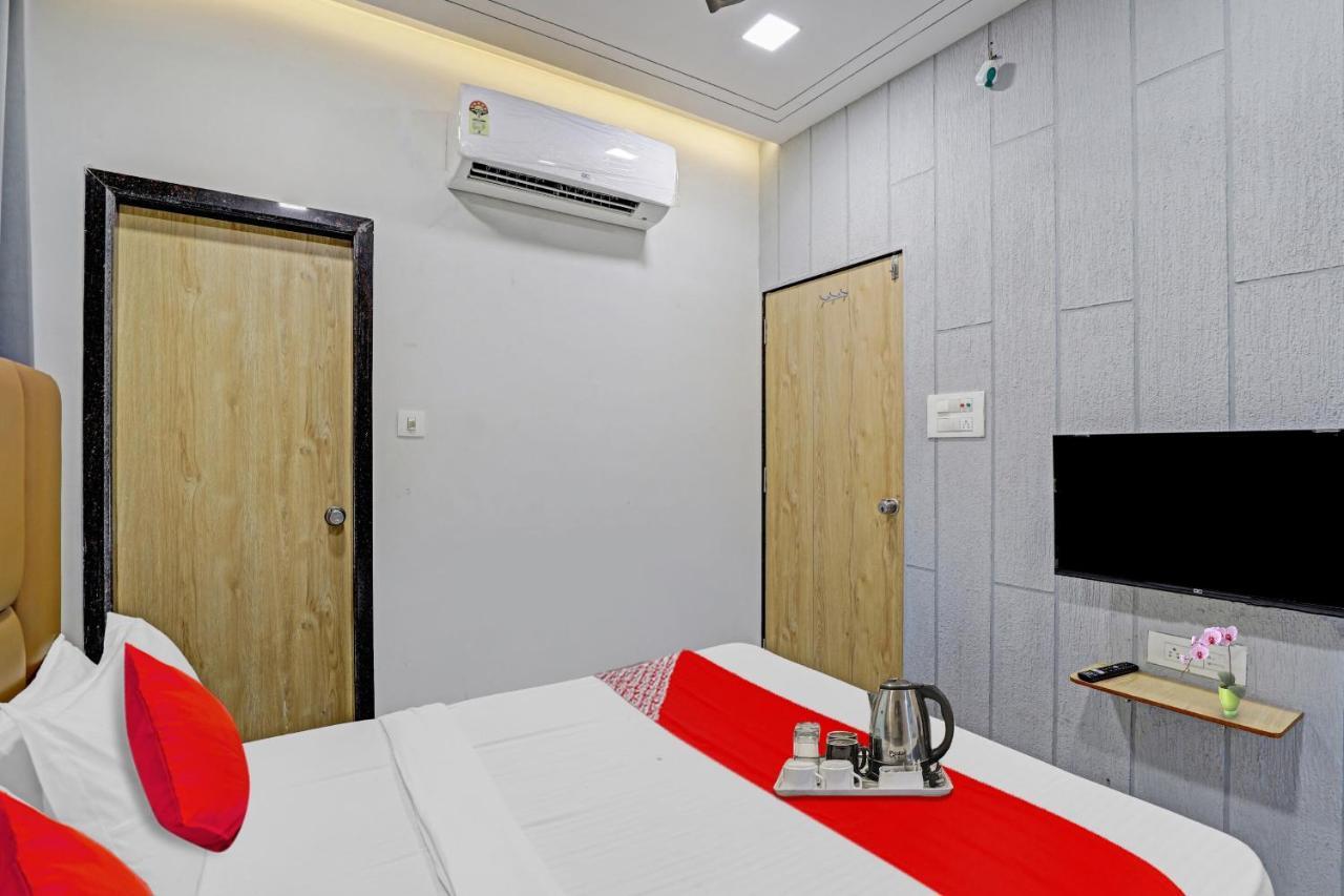 Hotel O Royal Orbit Surate Extérieur photo