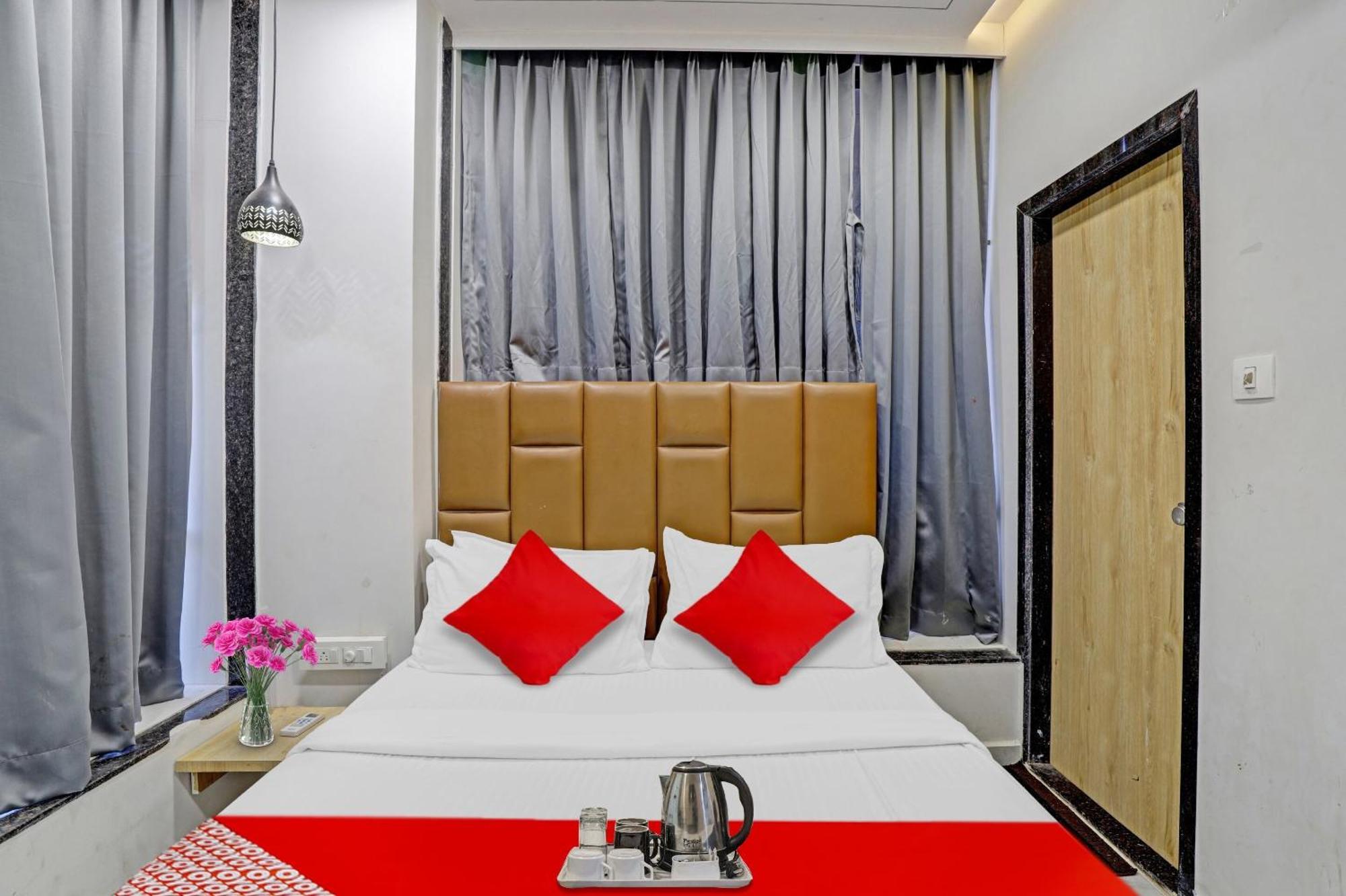 Hotel O Royal Orbit Surate Extérieur photo