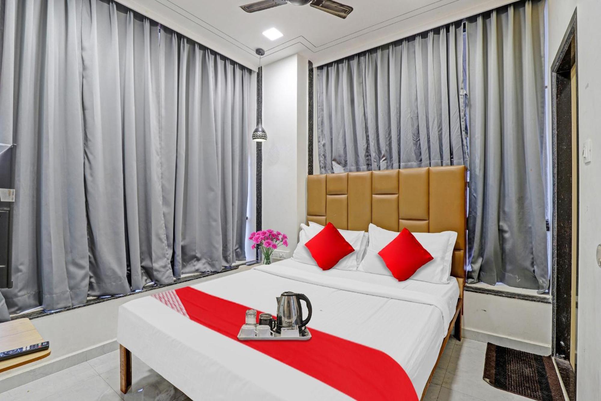 Hotel O Royal Orbit Surate Extérieur photo