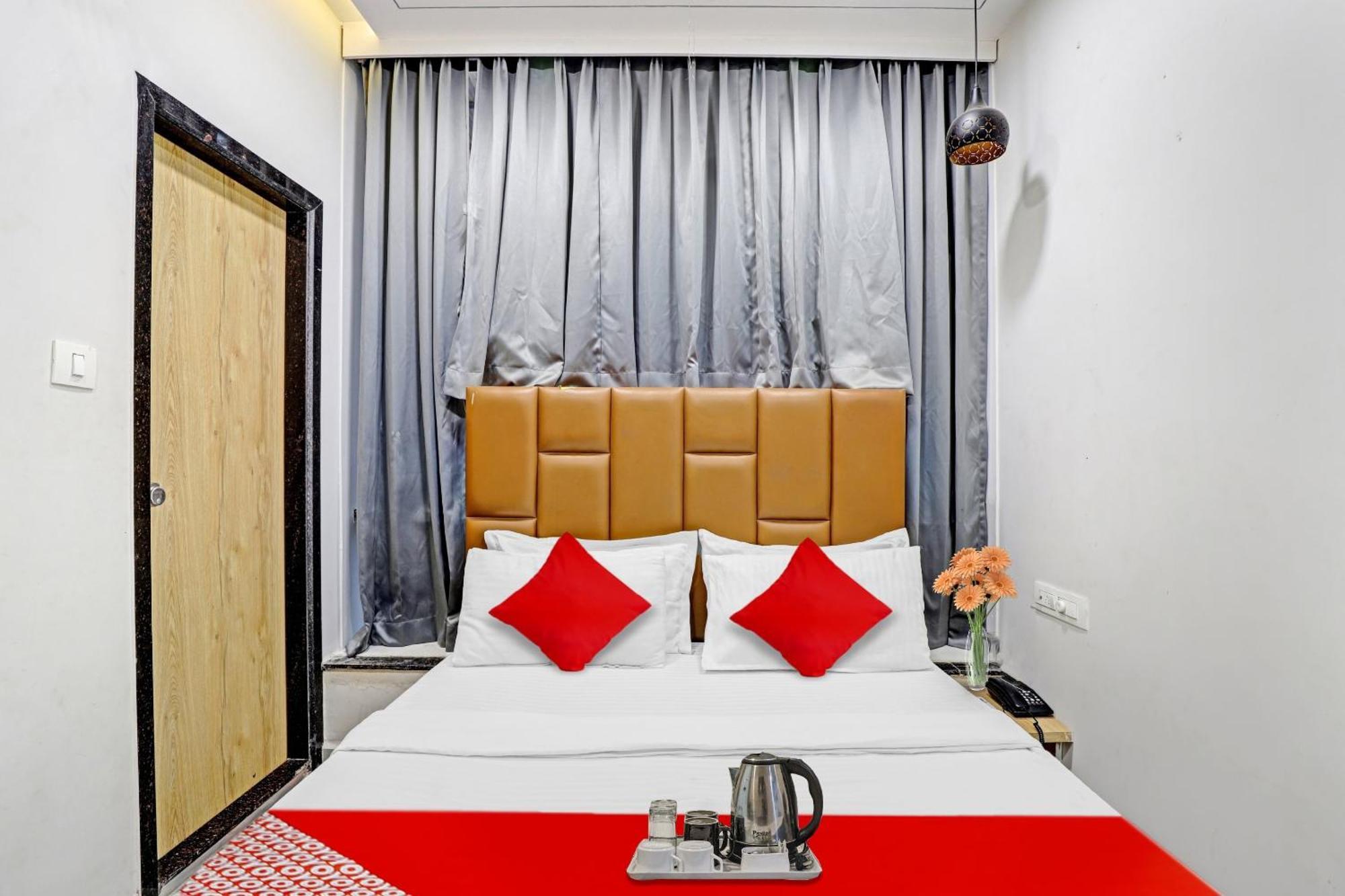 Hotel O Royal Orbit Surate Extérieur photo